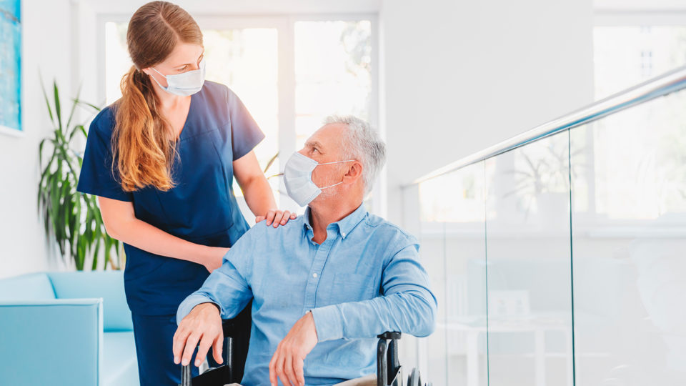 Com profissionais qualificados, instalações adaptadas e ambientes para diferentes atividades, São Lourenço Senior Living oferece diversas vantagens para um envelhecimento saudável