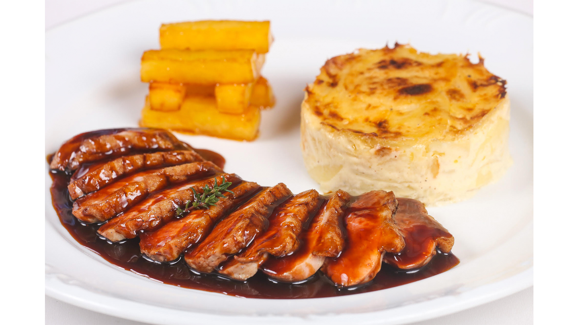 Magret de Canard do bistrô L&#8217;Épicerie é um dos pratos mais pedidos