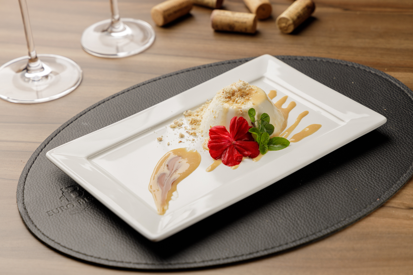 Panna cotta de amora com castanha-do-pará, do Euro Bistrô Panna cotta de amora com castanha-do-pará, do Euro Bistrô