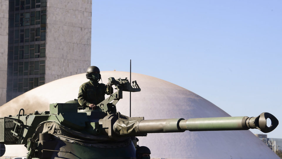 militares blindados