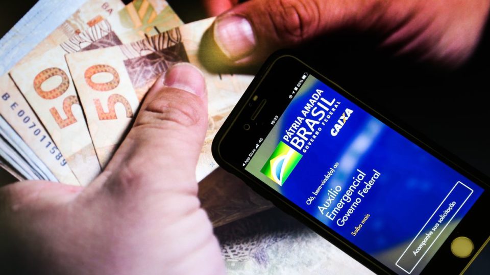 Saque da 6ª parcela do auxílio emergencial é liberado para nascidos em julho A nova rodada do auxílio emergencial prevê parcelas de R$ 150 a R$ 375, dependendo do perfil do beneficiário.