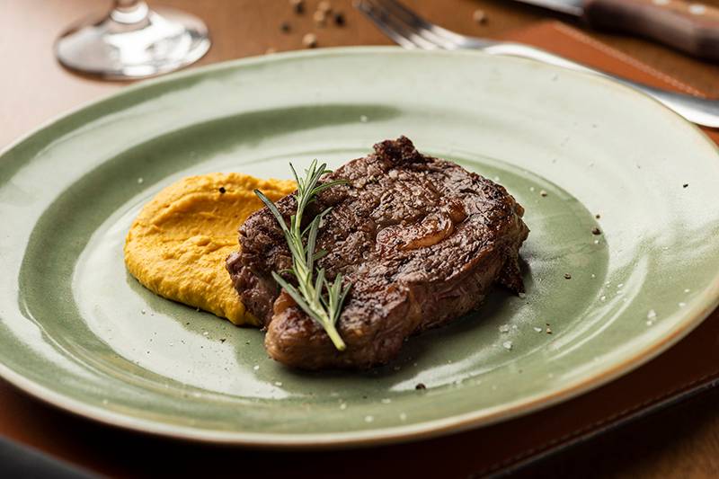 Festival Bom Gourmet: último dia para aproveitar o melhor da gastronomia Ancho com purê de abóbora, servido no jantar do Bull Prime.