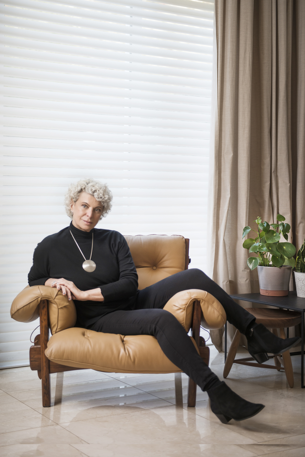A paulistana radicada em Curitiba Gisèle Schwartsburd é a grande responsável por fazer o Brasil e o mundo redescobrir um de seus maiores gênios do design. A paulistana radicada em Curitiba Gisèle Schwartsburd é a grande responsável por fazer o Brasil e o mundo redescobrir um de seus maiores gênios do design.