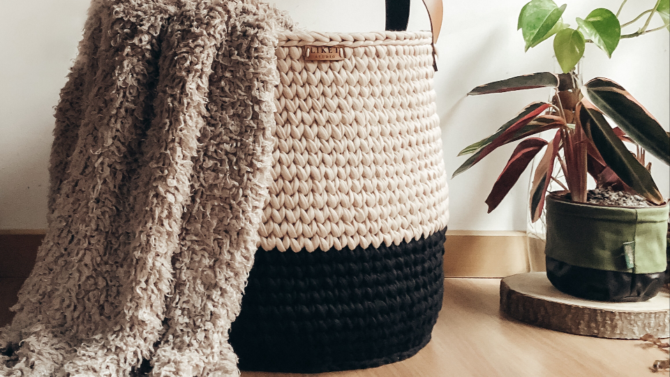 Marca curitibana traz peças de decoração em crochê tunisiano Liket Studio