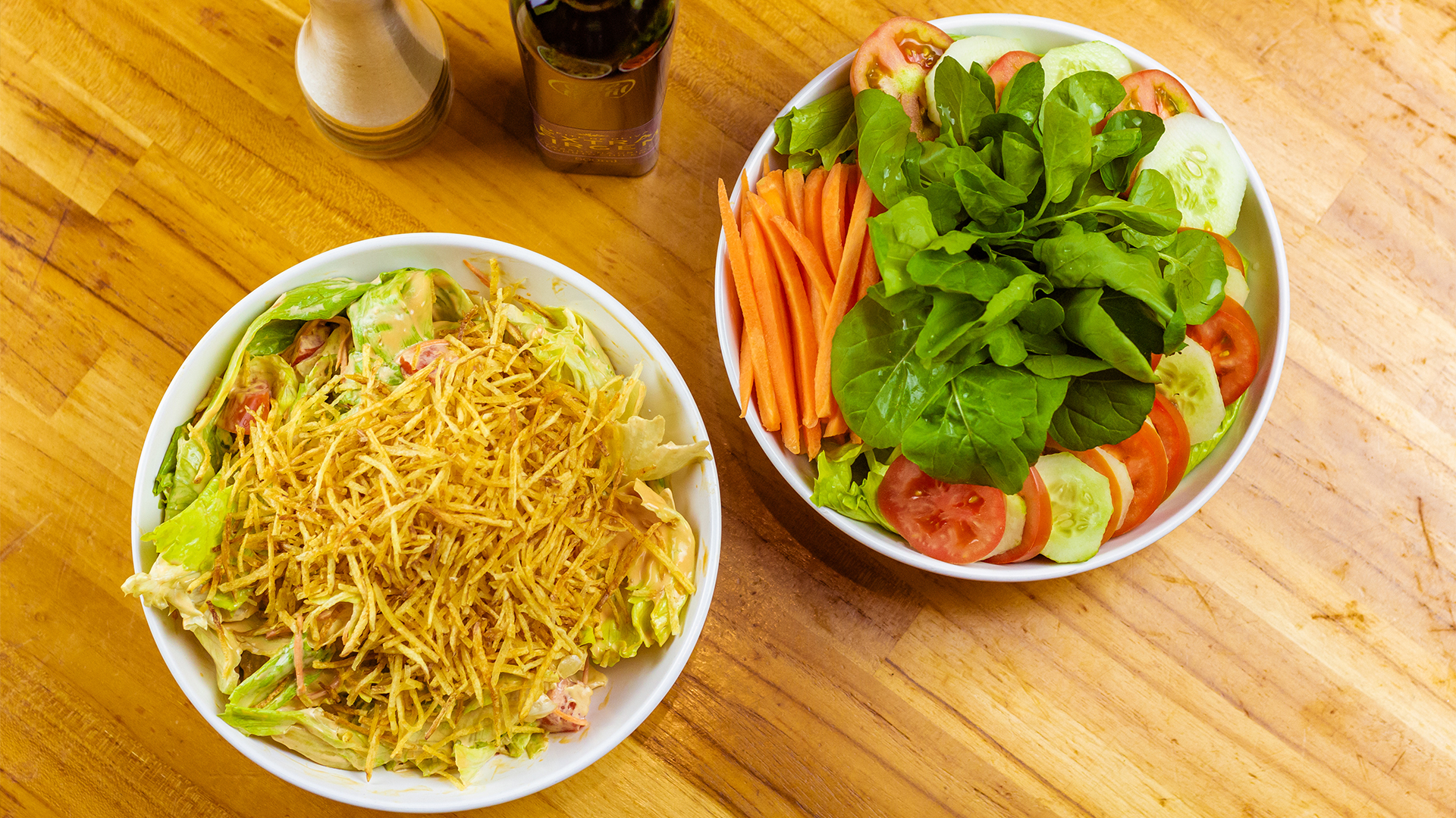 A saborosa salada mista, com folhas frescas e selecionadas, batata e deliciosos molhos são um dos destaques do cardápio do Badida