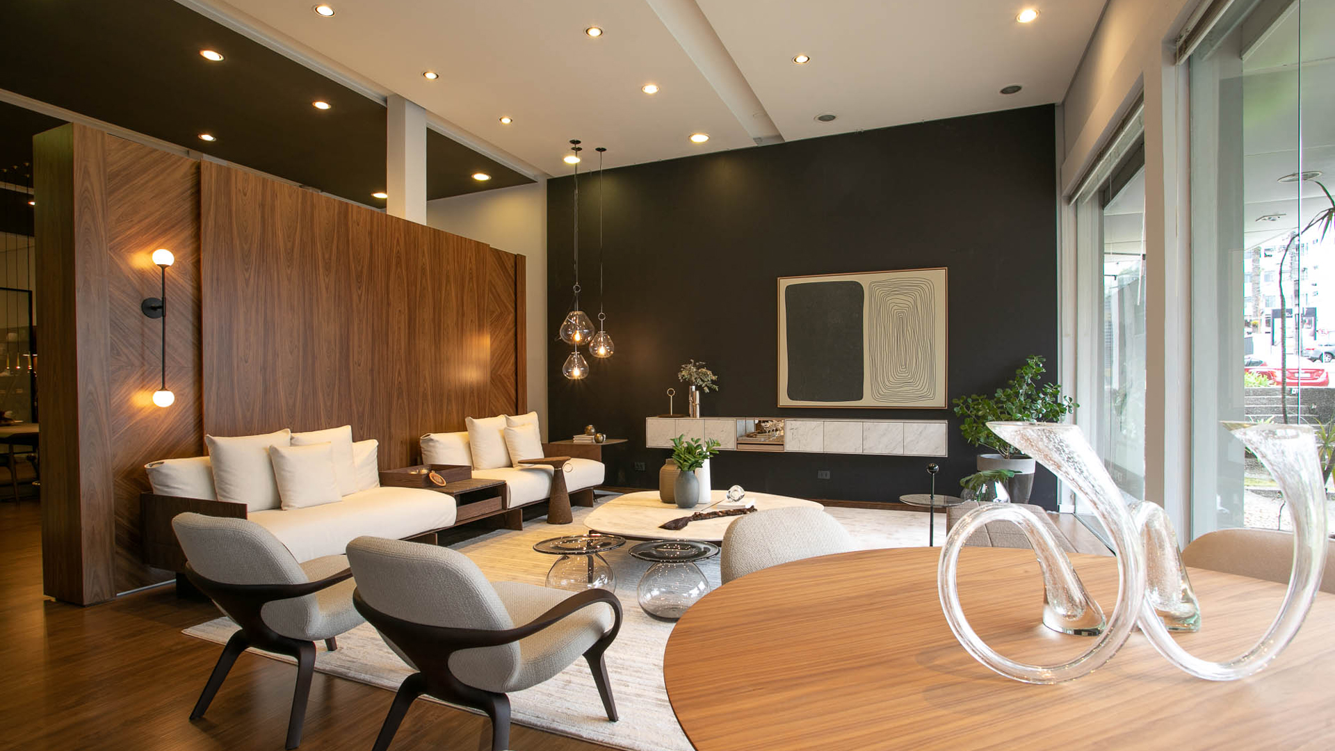 O living criado pela equipe de Jorge Elmor confere sutileza e fluidez ao conjunto