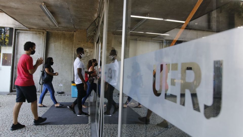 Deputado quer extinção da UERJ