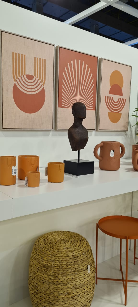 Diversos itens de decoração da Strabourgs Elements puxando para o terracota. Diversos itens de decoração da Strabourgs Elements puxando para o terracota.