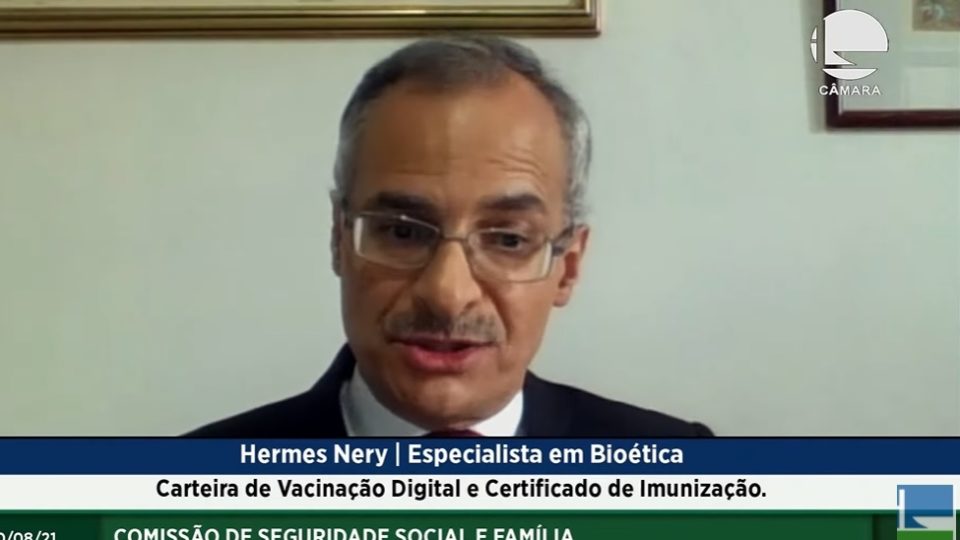 YouTube retira canal de professor crítico a passaporte sanitário O pronunciamento de Hermes Nery, retirado do YouTube, pode ser visto no canal da Câmara dos Deputados.