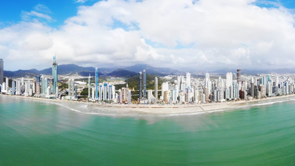 Alargamento da faixa de areia de Balneário Camboriú já tem 500 m e pode ser acompanhado em tempo real Alargamento da faixa de areia de Balneário Camboriú já tem 500 m e pode ser acompanhado em tempo real