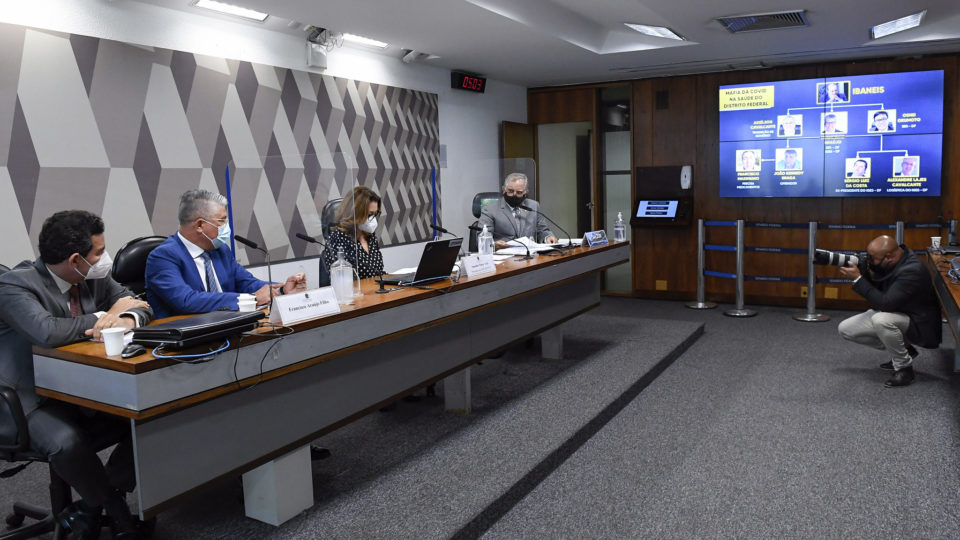 CPI vai de tumulto a depoimento esvaziado, e ficará sem sessões por mais de uma semana Sessão da CPI com Francisco Araújo recebeu pouca atenção da cúpula da comissão
