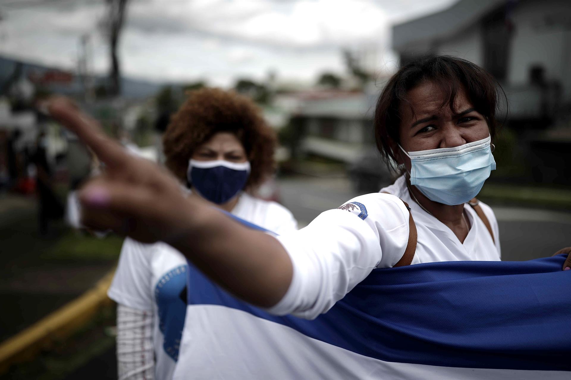 Manifestantes protestam contra as arbitrariedades do governo do ditador Daniel Ortega.