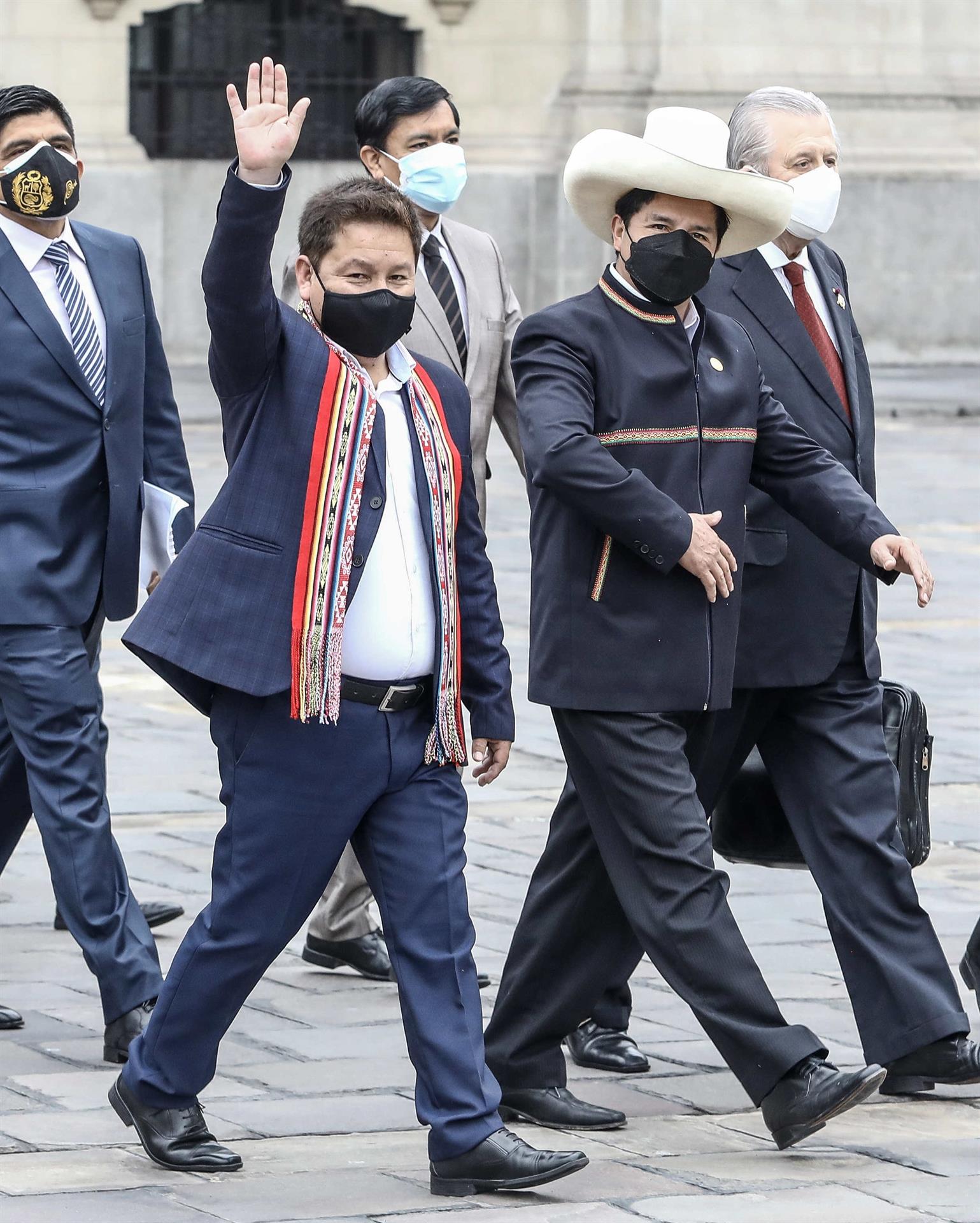 Conselho de Ministros do Peru é presidido por Guido Bellido, esquerdista com histórico de agressões verbais e comentários homofóbicos e sexistas.