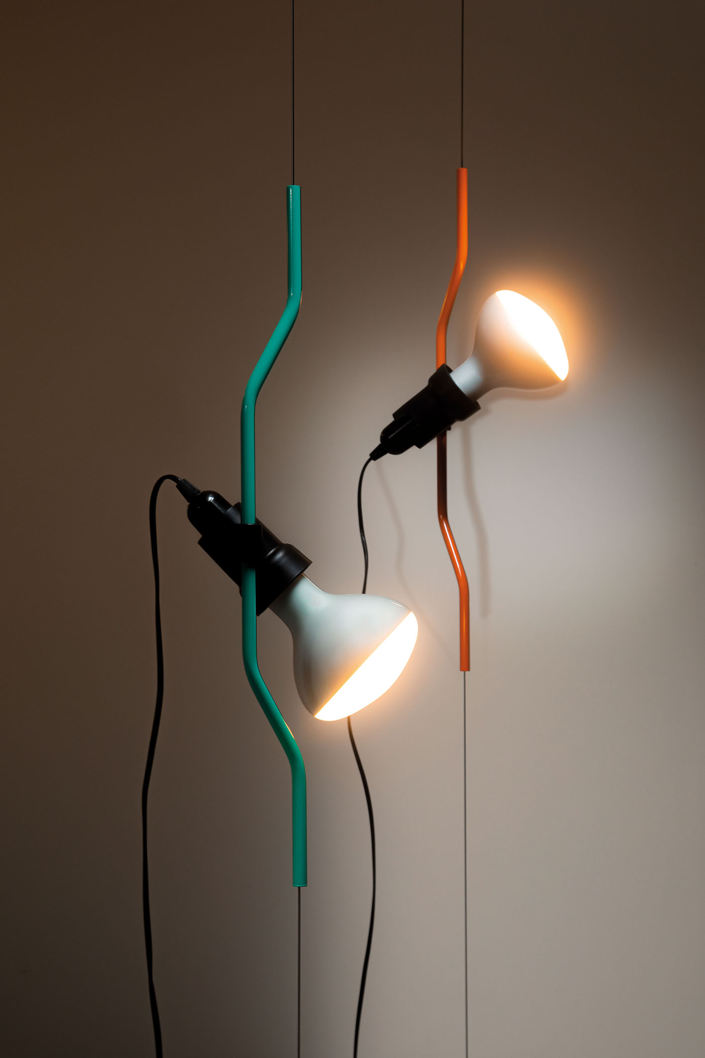 parentesi-flos-luminaria-decoracao-design-milao-2021 parentesi-flos-luminaria-decoracao-design-milao-2021
