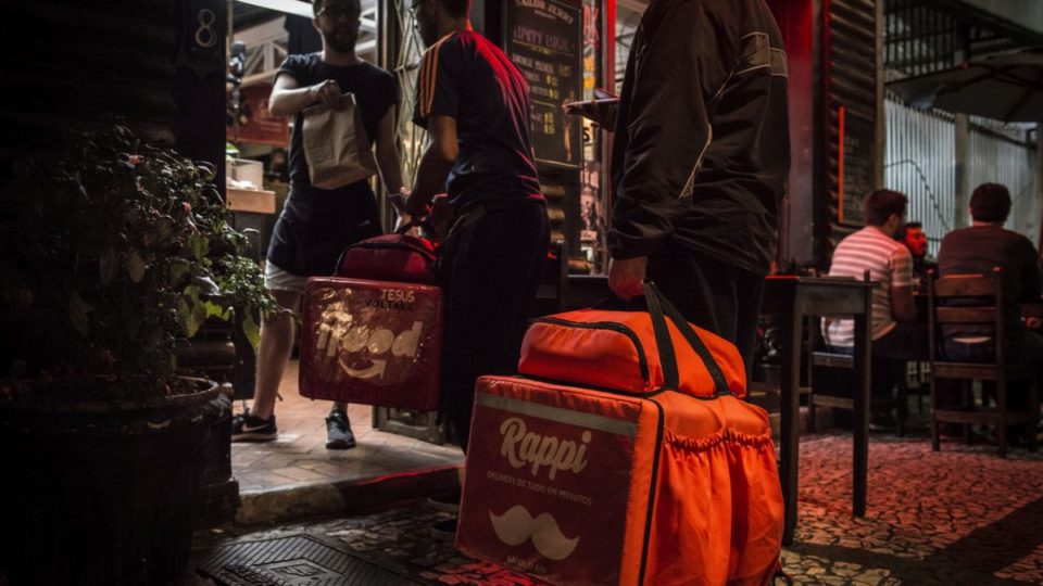 iFood lança fundo de R$ 8 milhões para ajudar entregadores a pagar gasolina Aplicativo delivery