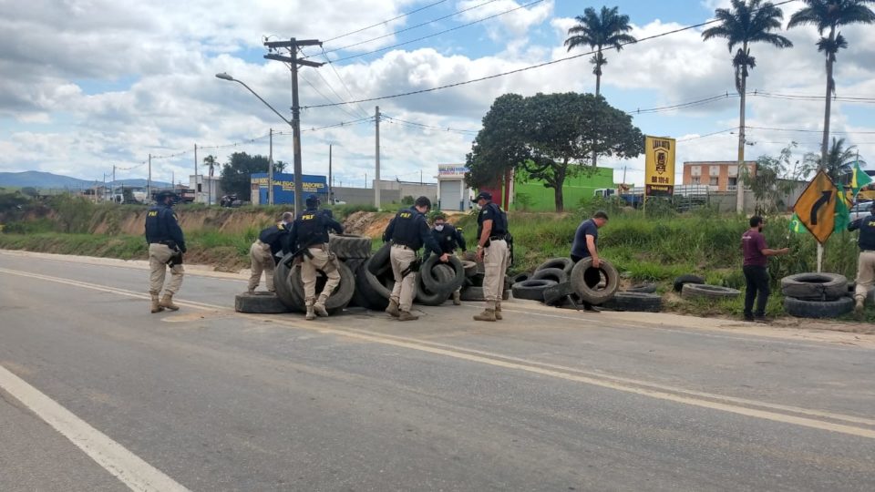 caminhoneiros - prf - paralisação