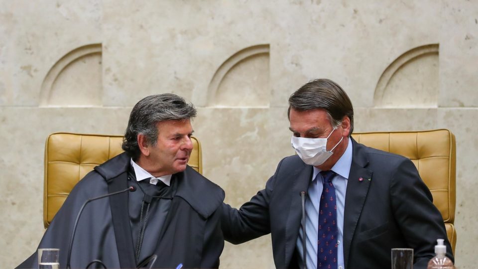 Fux gasta R$ 1,3 milhão em voos de jatinho para casa em um ano como presidente Decreto de Bolsonaro libera mordomia de voos para casa nos finais de semana para presidentes dos três poderes.