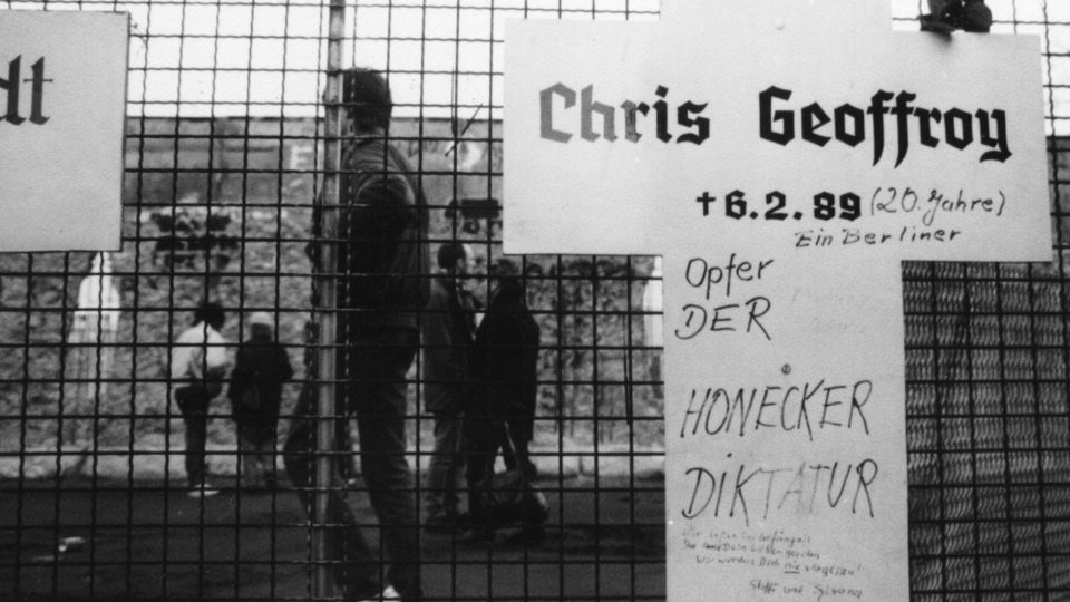 Ele foi a última pessoa assassinada tentando atravessar o Muro de Berlim Memorial para Chris Gueffroy, a última pessoa assassinada tentando atravessar o muro de Berlim