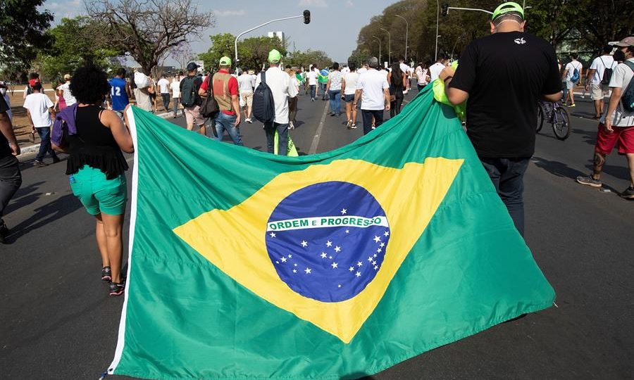 Fiasco de domingo mostra que quem comanda as massas é Bolsonaro Ato contra o governo Bolsonaro no último domingo reuniu poucos manifestantes, como em Brasília.