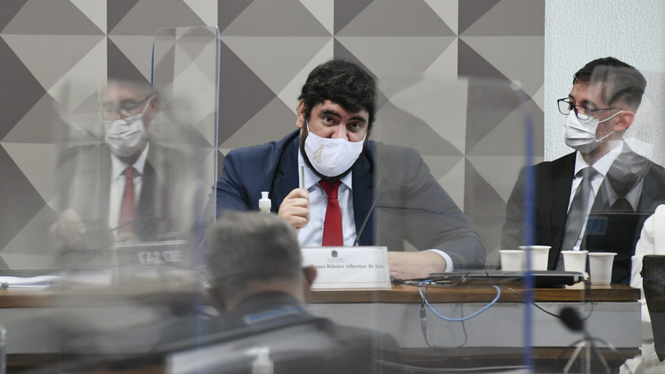 Depoente nega ser lobista, confirma amizade com Jair Renan e é pressionado por senadores O empresário Marconny Faria, em depoimento à CPI