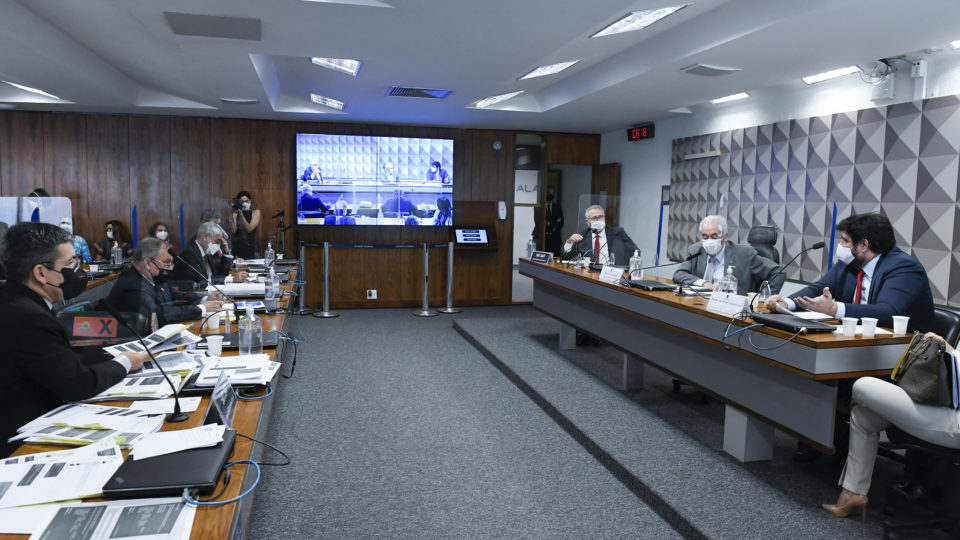 CPI da Covid aprova convocação de ex-mulher de Bolsonaro Reunião da CPI da Covid em 15/09