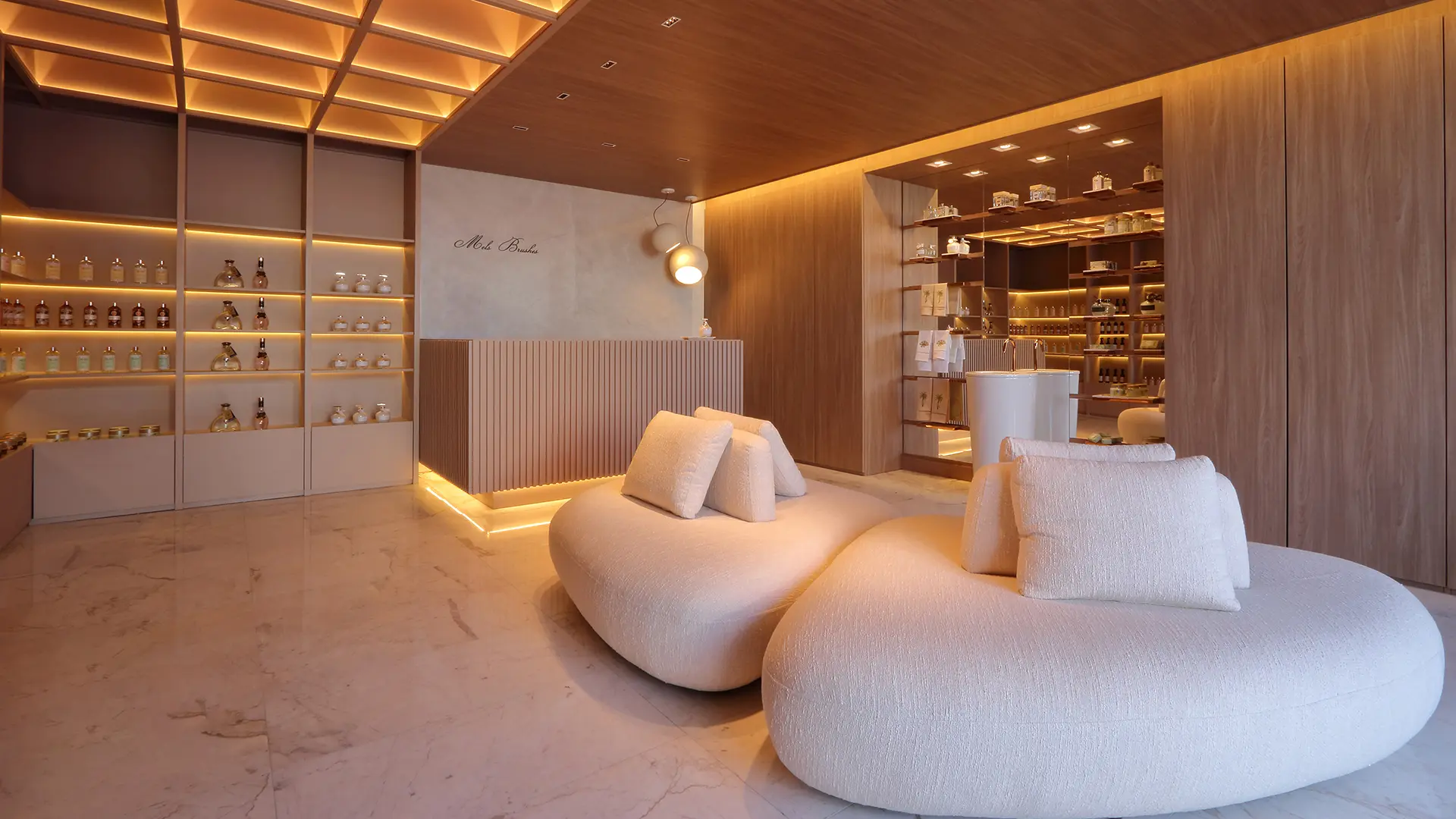 Projeto de Yara Mendes e Ana Claudia Marini - Loja de Aromas