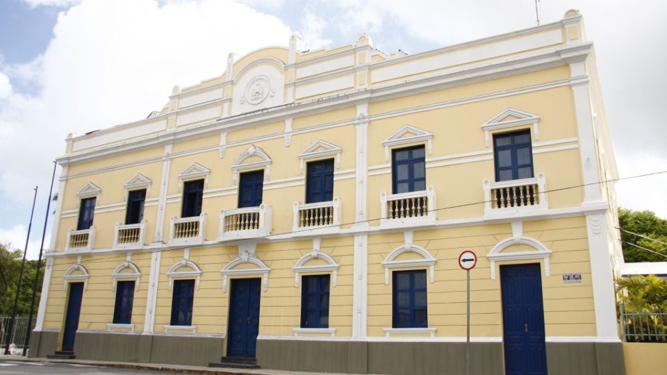 Após sancionar lei, prefeito de Fortaleza diz que campanhas contra o aborto não serão realizadas Prefeito de Fortaleza sanciona lei, mas diz que não vai realizar campanha contra o aborto