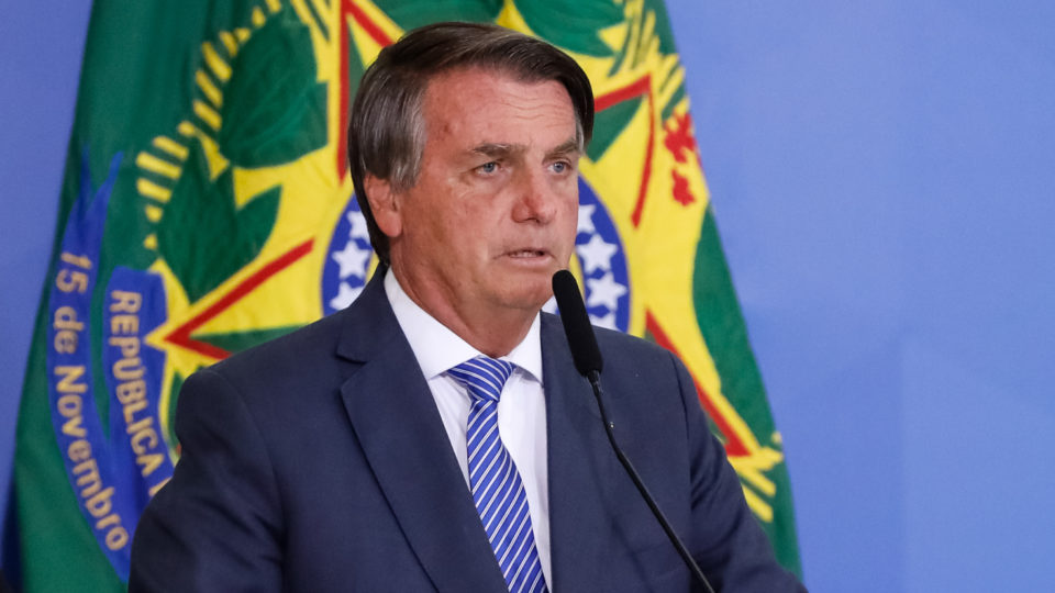 Bolsonaro manda ao Congresso plano para cortar metade dos benefícios fiscais em oito anos Bolsonaro manda ao Congresso plano para cortar metade dos benefícios fiscais em oito anos