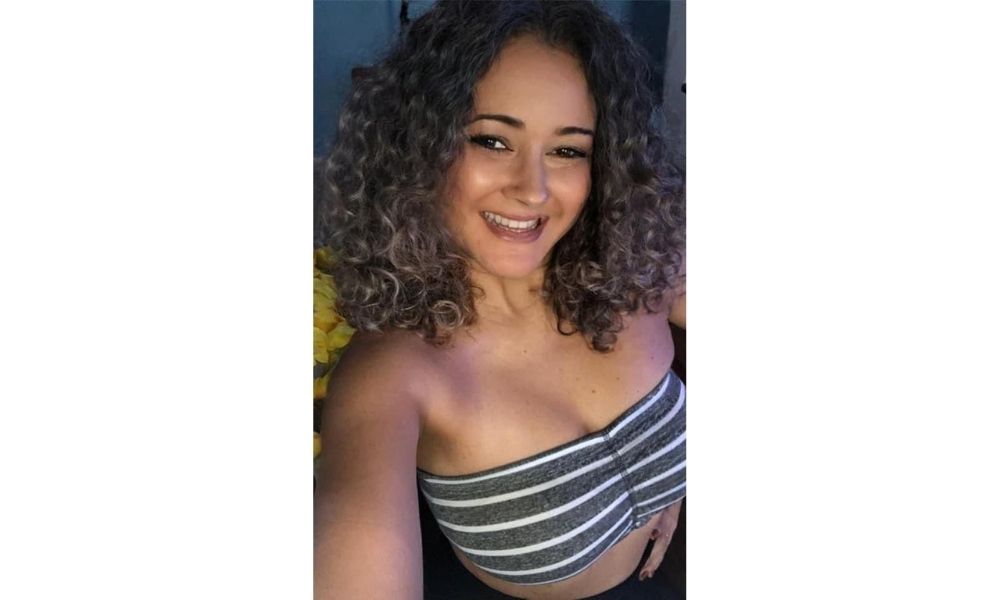 Denise Saraiva sofreu críticas por não querer pintar mais o cabelo. Denise Saraiva sofreu críticas por não querer pintar mais o cabelo.
