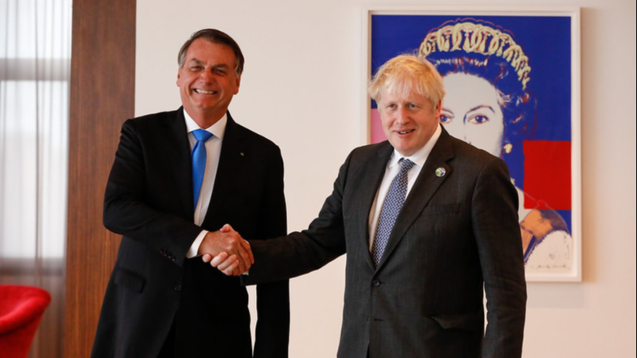 O presidente Jair Bolsonaro e o primeiro-ministro do Reino Unido, Boris Johnson, em Nova York.