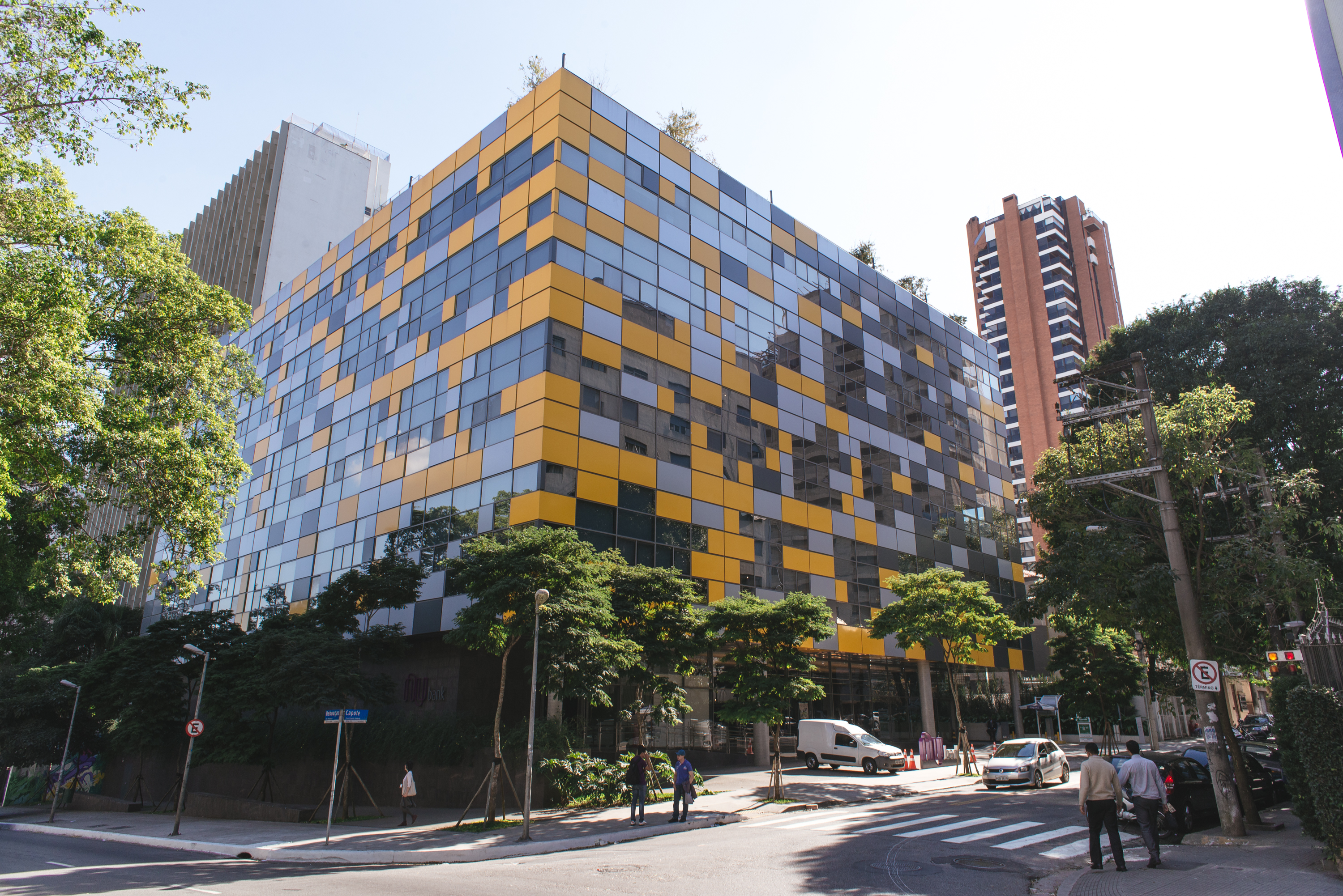 Febraban critica Nubank e fintechs