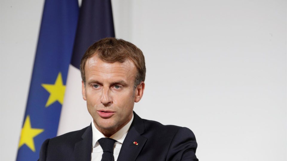 Biden e Macron conversam pela primeira vez após crise diplomática O presidente da França, Emmanuel Macron, em cerimônia no Palácio Eliseu, Paris, 20 de setembro