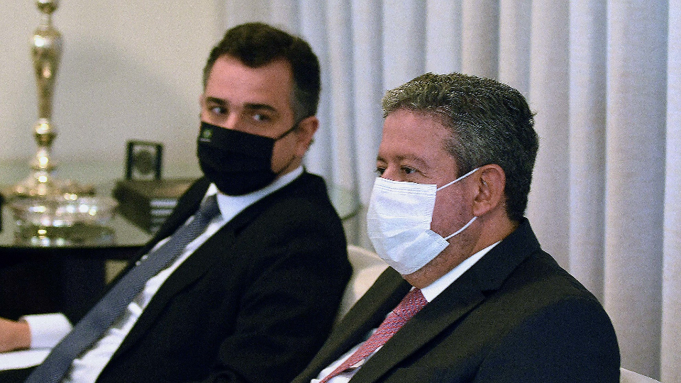 Lira e Pacheco indicaram mais de R$ 500 milhões em emendas de relator