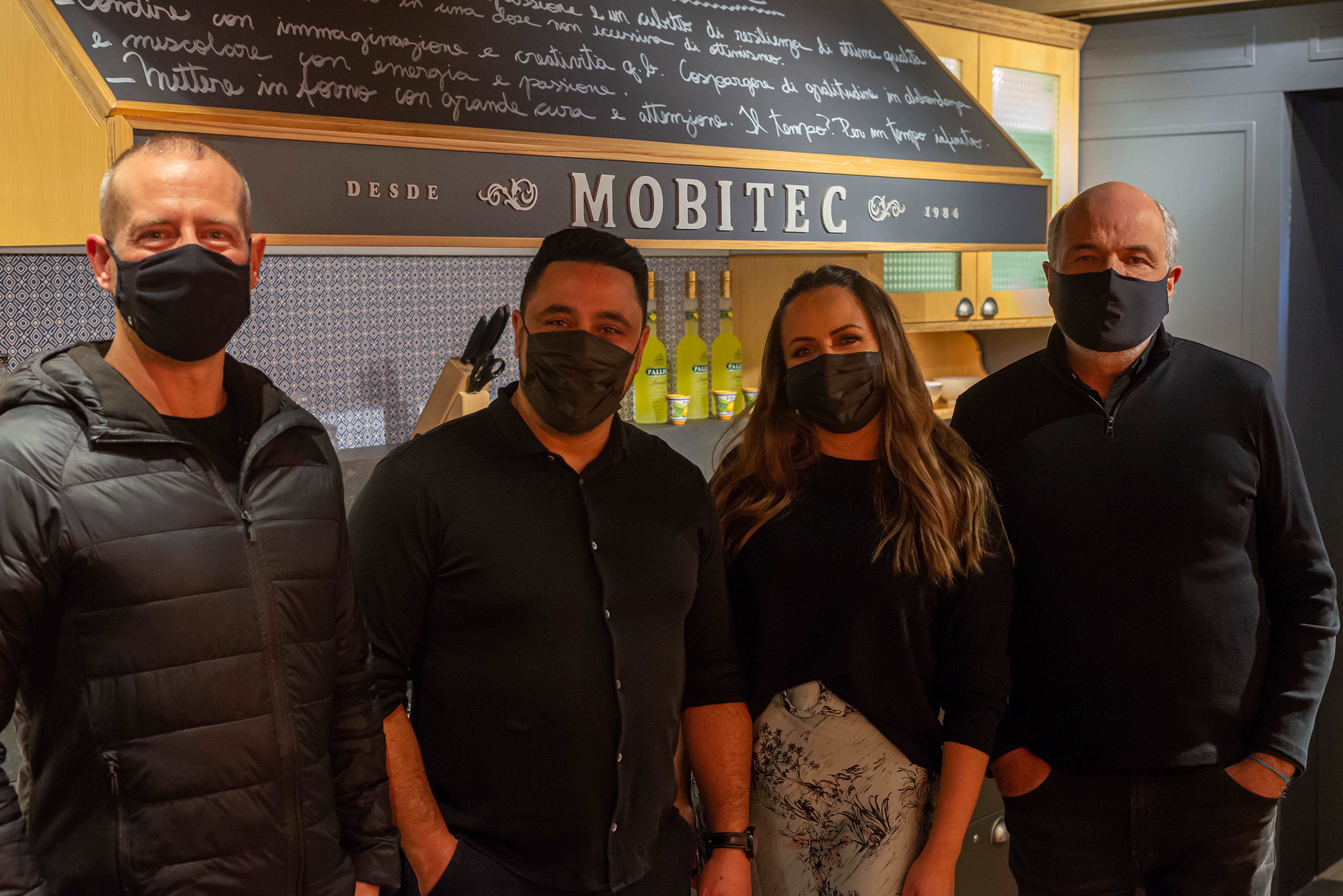 Glei Tomazi, os sócios da Mobitec, Eleandro Miranda e Eliana Miura, e Jayme Bernardo. Glei Tomazi, os sócios da Mobitec, Eleandro Miranda e Eliana Miura, e Jayme Bernardo.