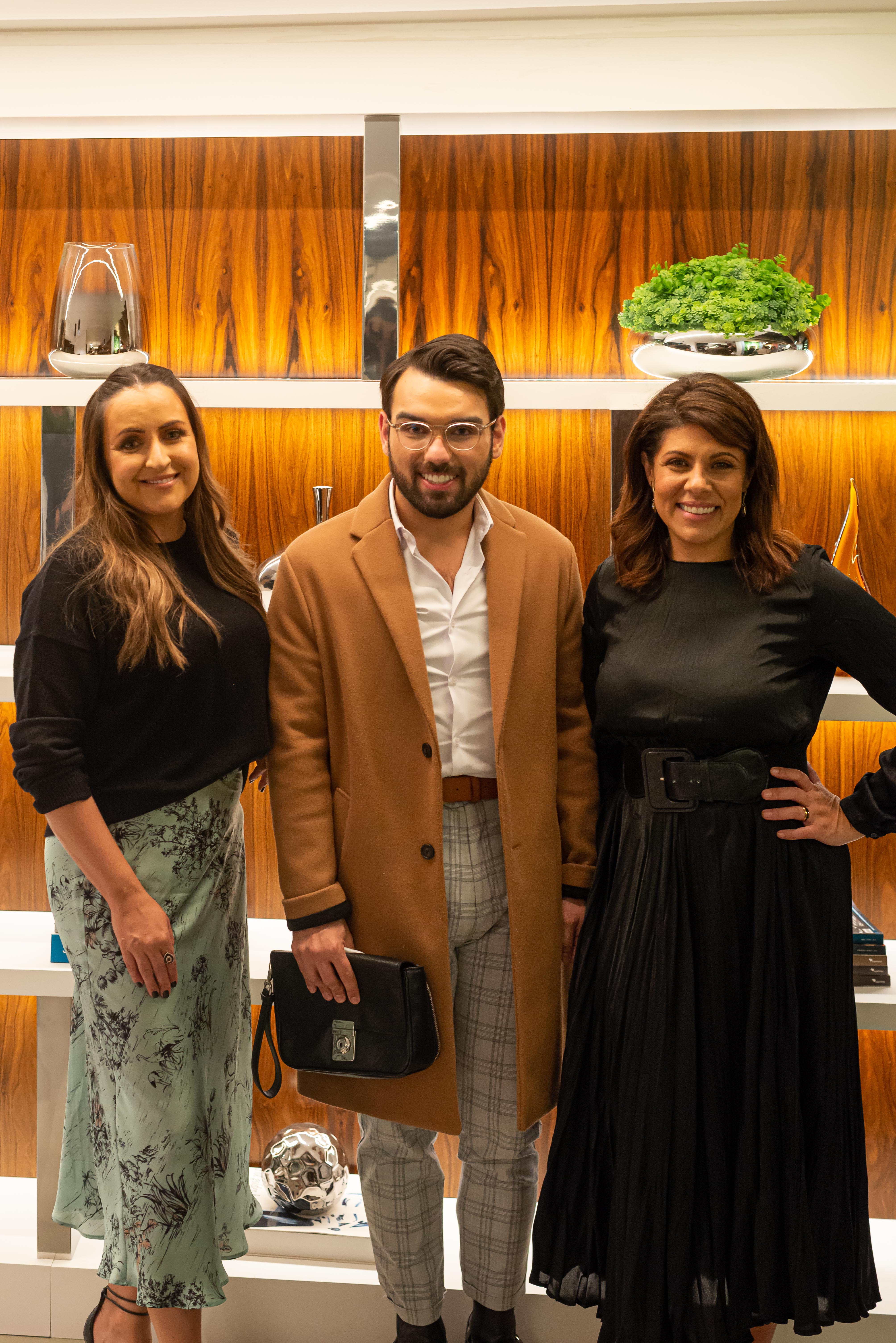 As sócias da Mobitec, Eliana Miura e Patrícia Miranda, com Inácio Leão (centro). As sócias da Mobitec, Eliana Miura e Patrícia Miranda, com Inácio Leão (centro).