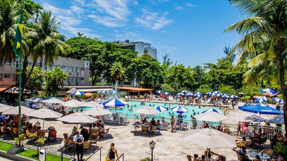 Um raio de liberdade Clube Militar do Rio de Janeiro estava no centro de decisão que envolve a vacina para a covid.