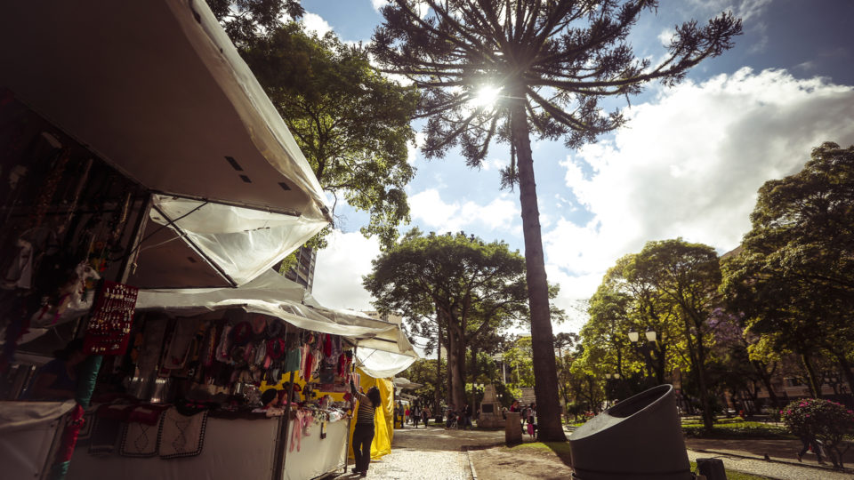 Praças de Curitiba sediam Feira Especial da Primavera e da Criança até 12 de outubro Feira Especial da Primavera e da Criança