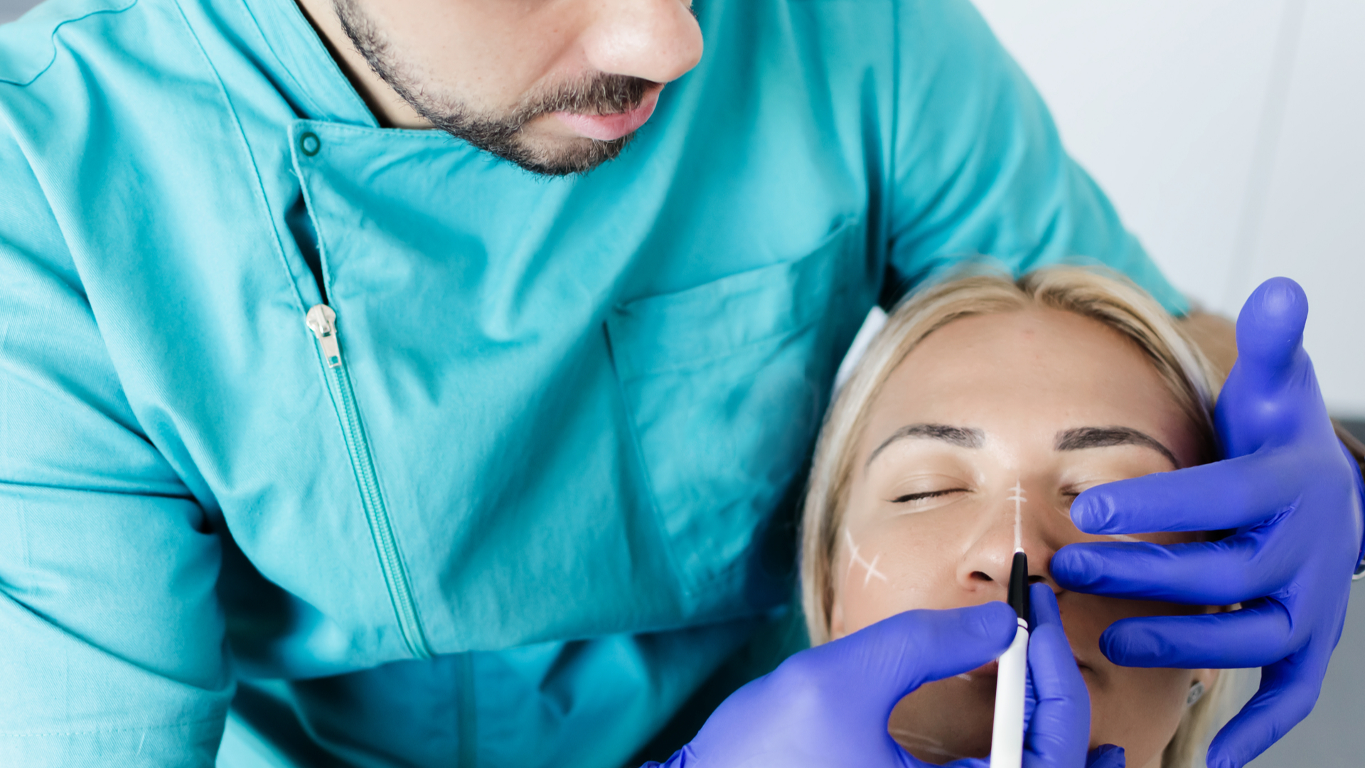 A cirurgia plástica realizada na região nasal pode ter grande impacto visual.