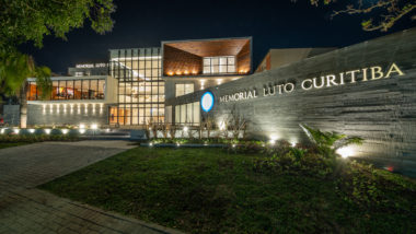 Curitiba ganha novo memorial de luto com conforto digno de casa, espaço gourmet e até hospedagem memorial-luto-curitiba-arquitetura-decoracao-conforto-gourmet-area-quarto-inedito