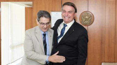 Em carta, Roberto Jefferson diz que Bolsonaro se viciou em dinheiro público Roberto Jefferson criticou a aproximação de Bolsonaro com representantes de partidos do Centrão.