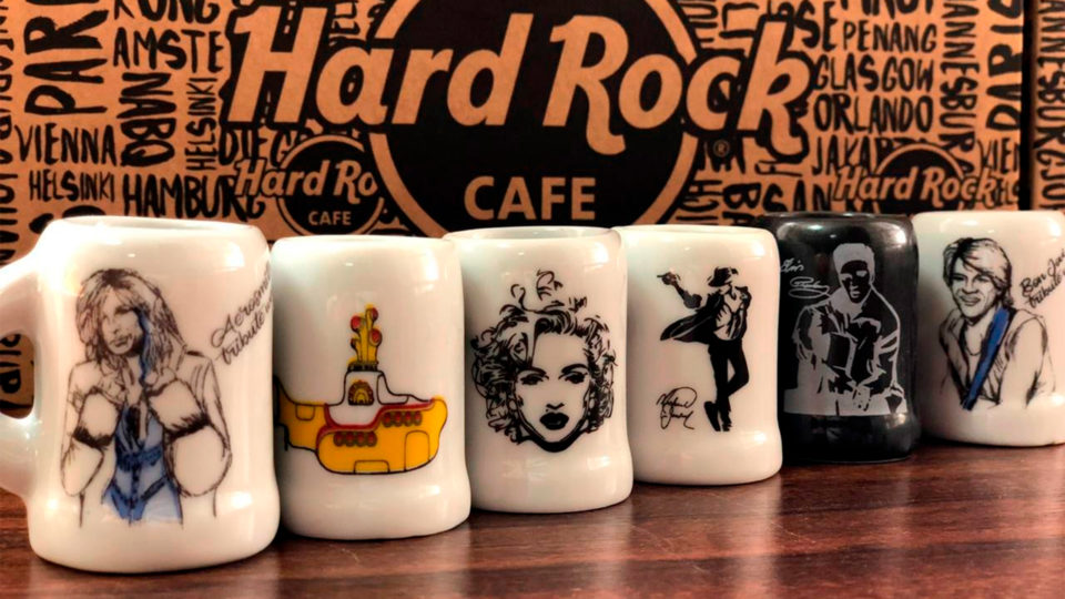 O submarino ganha uma versão Hard Rock com o drink Yellow Submarine, que tem canequinhas colecionáveis