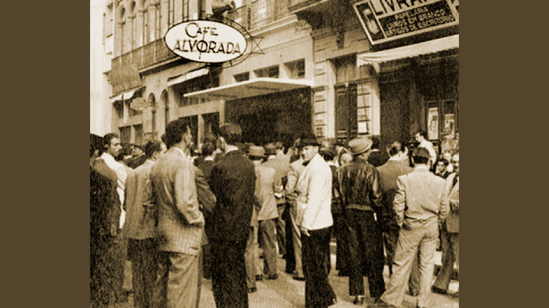 O Café Alvorada era localizado na Senadinho da Travessa Oliveira Bello, nº 38.