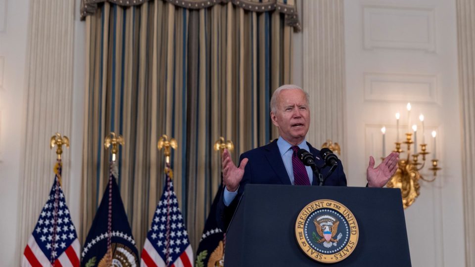 Biden reverte medida de Trump sobre encaminhamento para abortos Presidente americano voltou a permitir que clínicas que recebem recursos federais façam encaminhamento para abortos