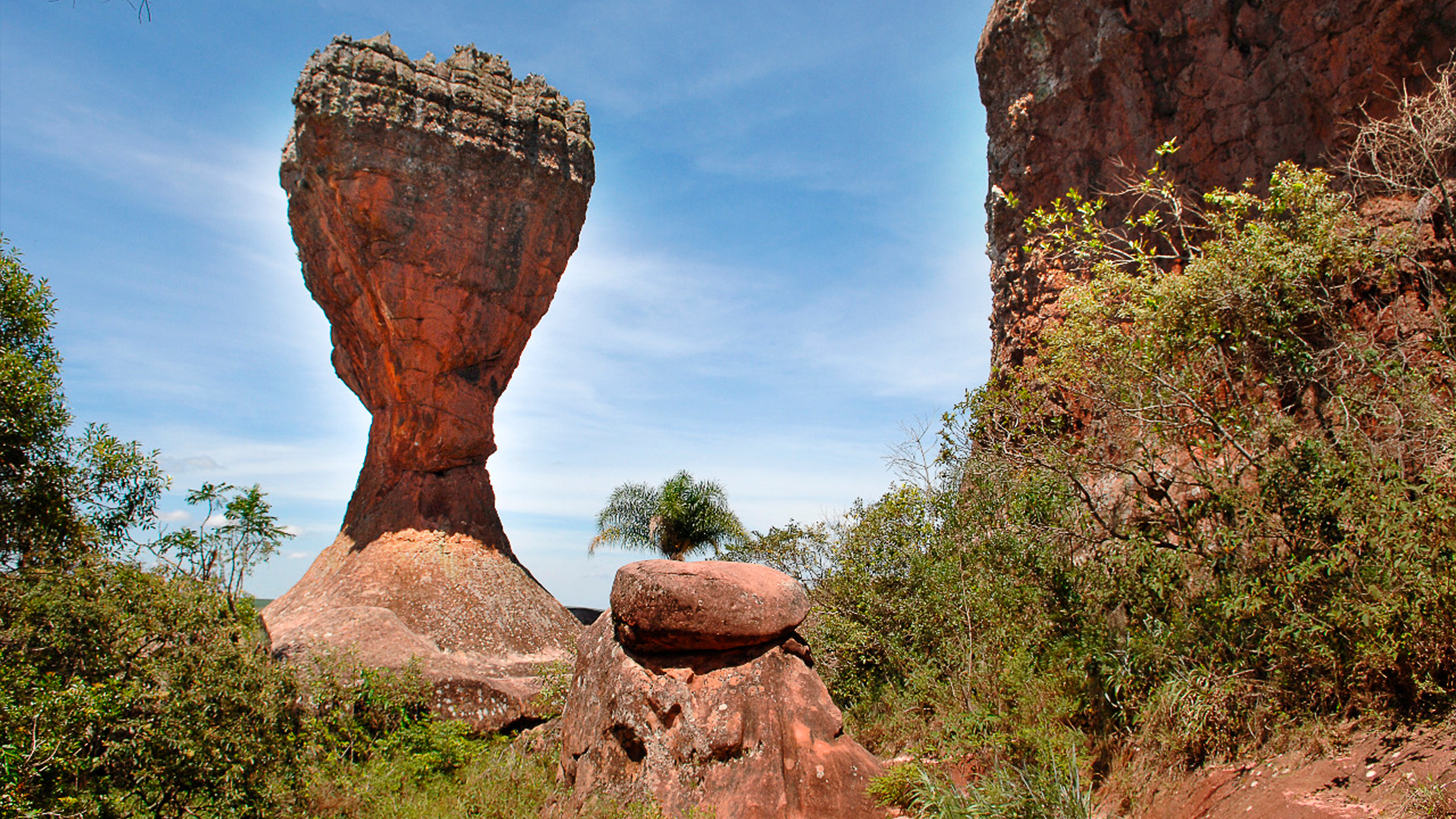 O Parque Estadual de Vila Velha é uma das principais regiões turísticas do Sul do país.