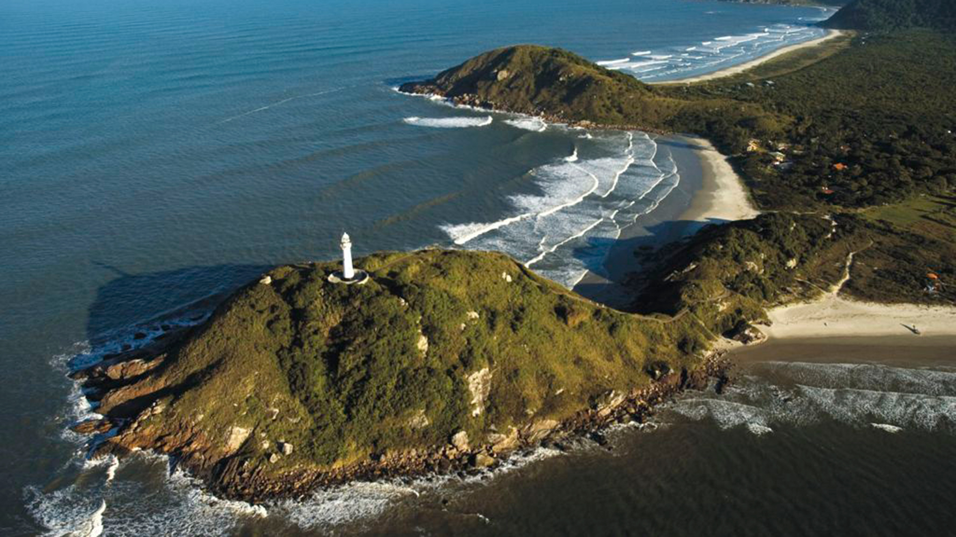 Ecoturismo da Ilha do Mel atrai centenas de estrangeiros todos os anos.