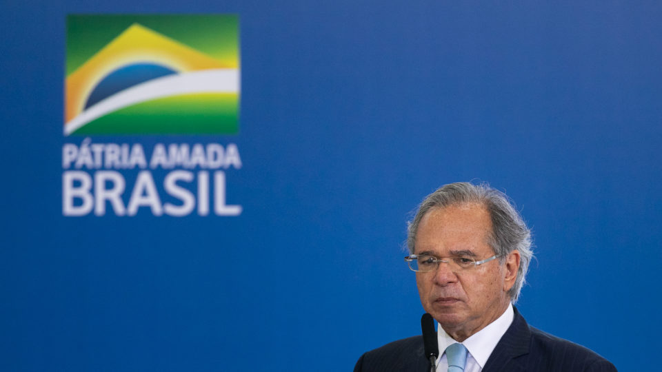 Paulo Guedes tem toda razão em manter seu dinheiro longe deste inferno fiscal Paulo Guedes tem toda razão em manter seu dinheiro longe deste inferno fiscal