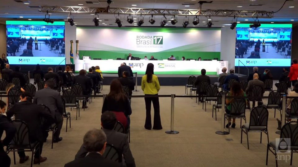 Leilão da ANP para exploração de petróleo e gás termina com arremate de apenas 5 de 92 blocos ofertados Sessão pública da 17ª rodada de licitações da ANP