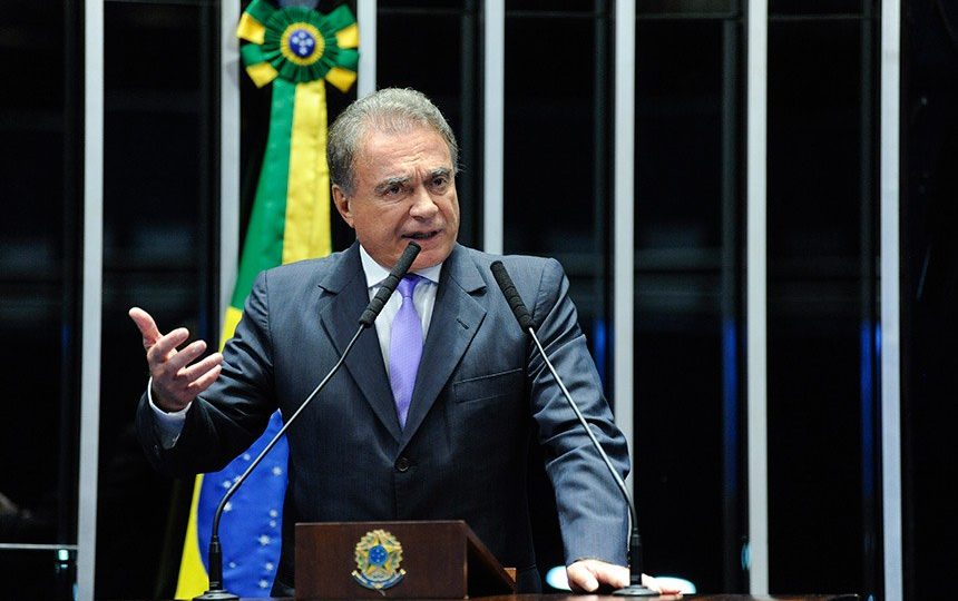 Alvaro Dias descarta concorrer à presidência e garante que meta é se reeleger senador Alvaro Dias descarta concorrer à presidência e garante que meta é se reeleger senador