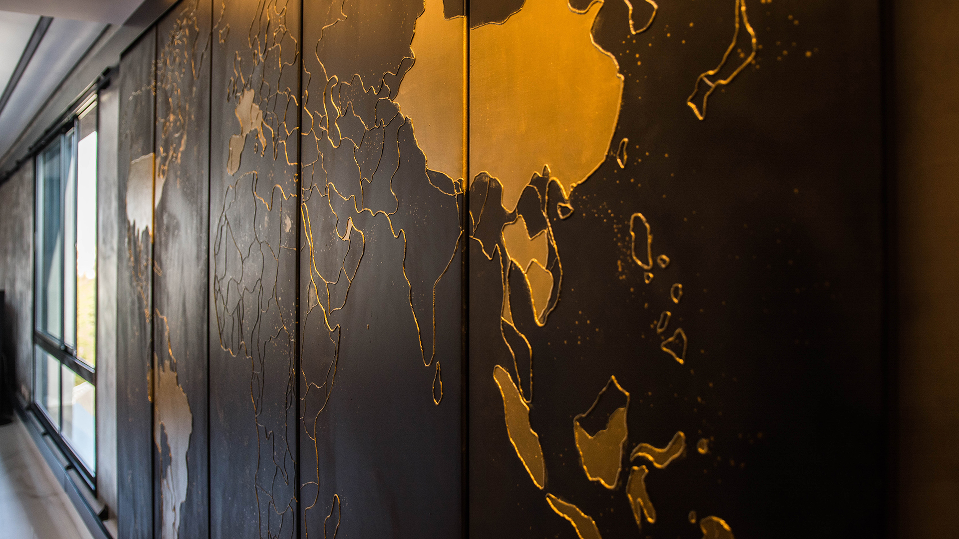 Escritório curitibano Melão Arquitetos pensou na arte e na arquitetura em conjunto, na criação do apartamento VK