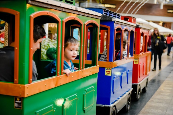 Trenzinho e shows de mágica são algumas atrações do Shopping Estação para o Dia das Crianças.